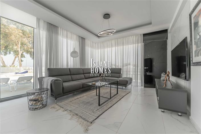 Image No.9-5 Bed Villa / Detached for sale