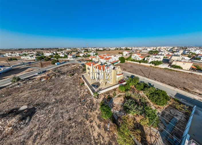 Image No.28-3 Bed Townhouse for sale