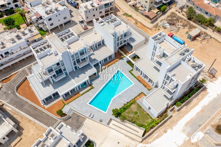 Image No.10-2 Bed Apartment for sale