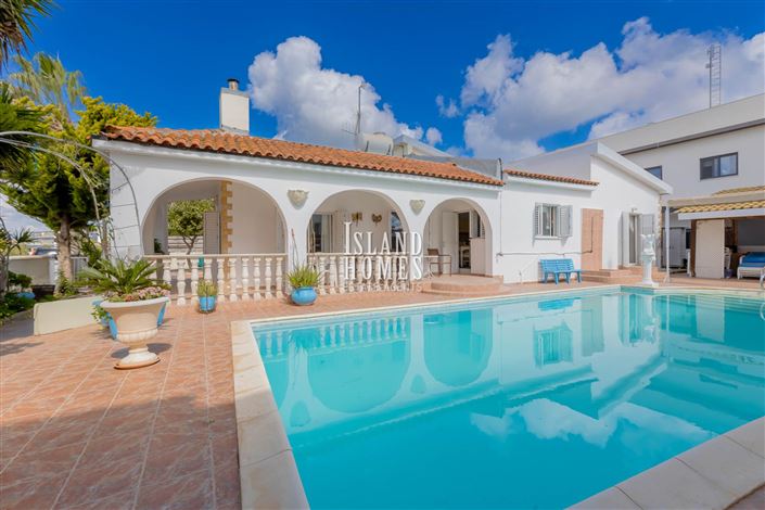 Image No.16-4 Bed Bungalow for sale