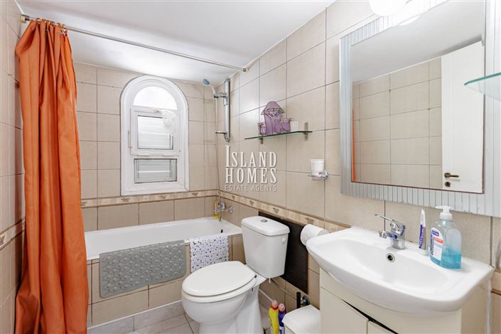 Image No.25-4 Bed Bungalow for sale