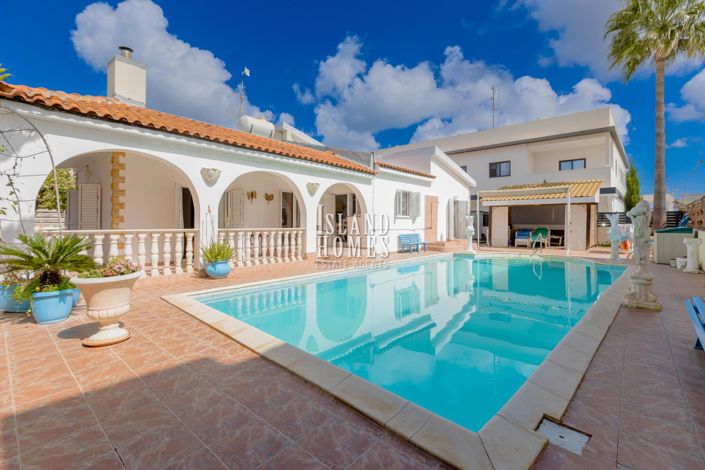 Image No.4-4 Bed Bungalow for sale