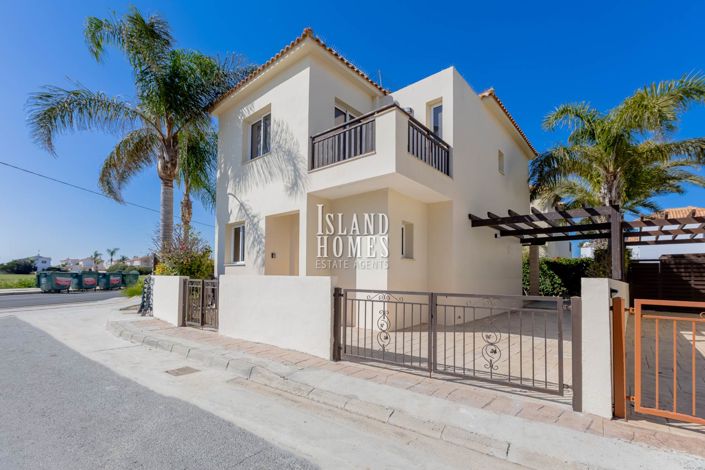 Image No.12-3 Bed Villa / Detached for sale