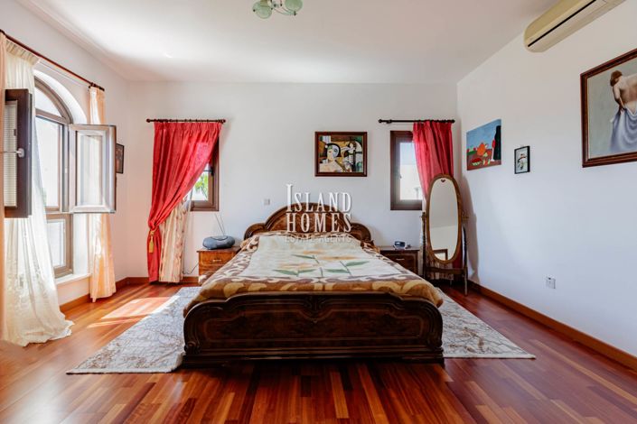 Image No.20-5 Bed Villa / Detached for sale