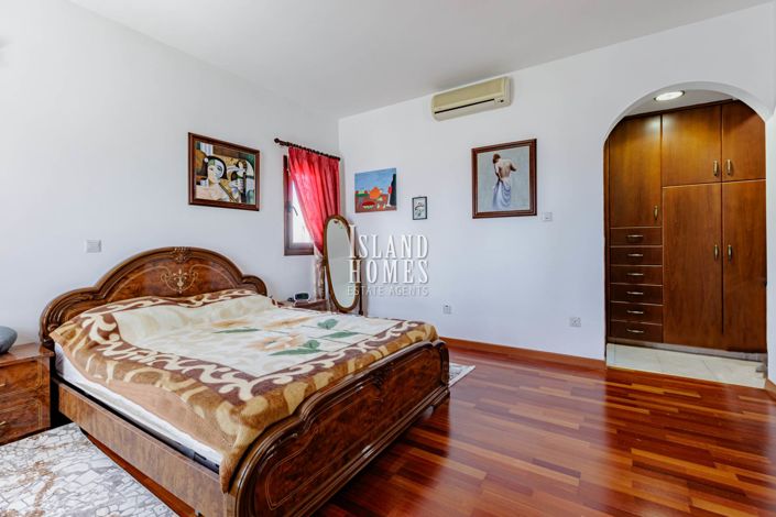 Image No.21-5 Bed Villa / Detached for sale