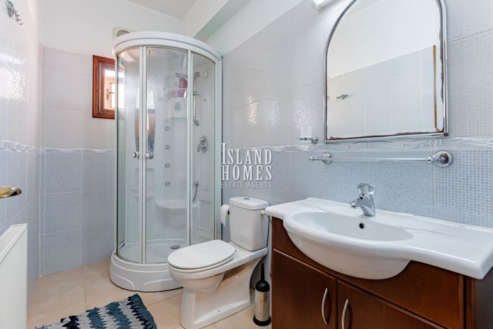 Image No.22-5 Bed Villa / Detached for sale