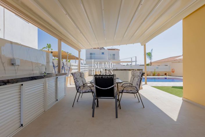 Image No.11-3 Bed Villa / Detached for sale