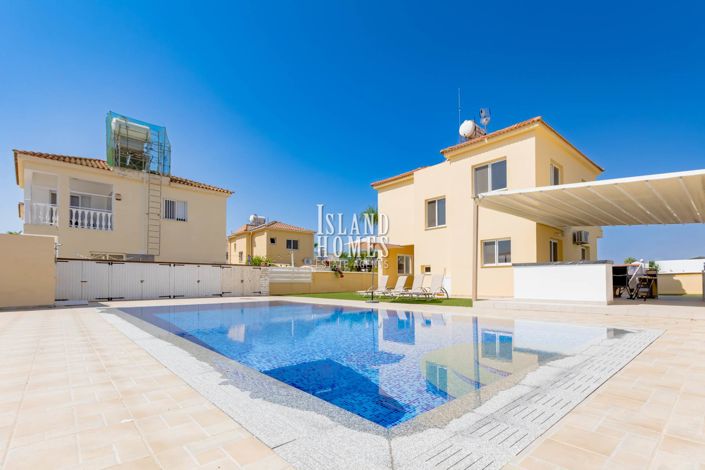 Image No.13-3 Bed Villa / Detached for sale