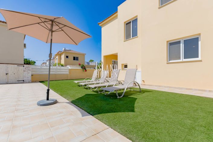 Image No.19-3 Bed Villa / Detached for sale