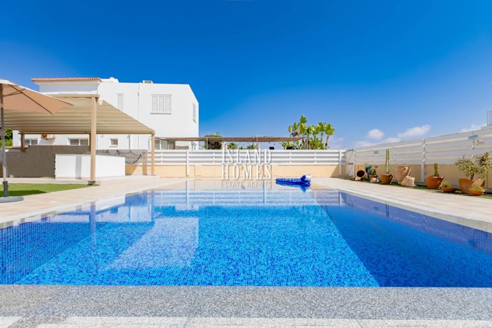 Image No.9-3 Bed Villa / Detached for sale