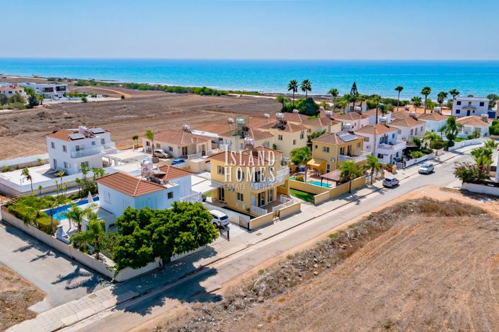 Image No.10-3 Bed Villa / Detached for sale