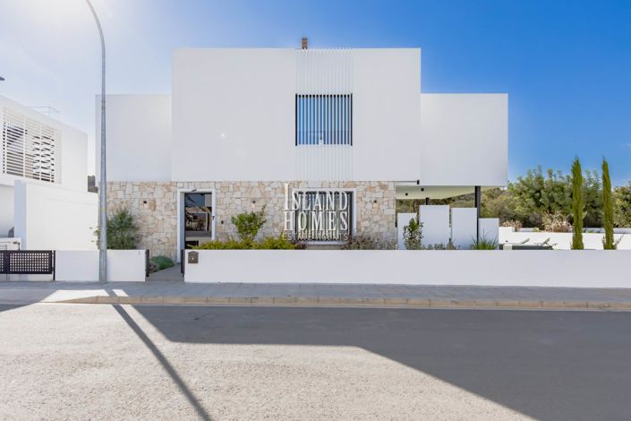 Image No.11-4 Bed Villa / Detached for sale