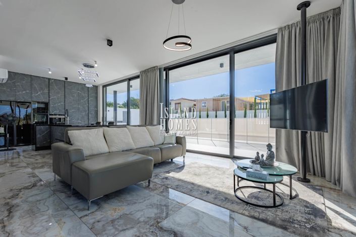 Image No.7-4 Bed Villa / Detached for sale