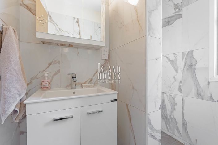 Image No.23-3 Bed Villa / Detached for sale