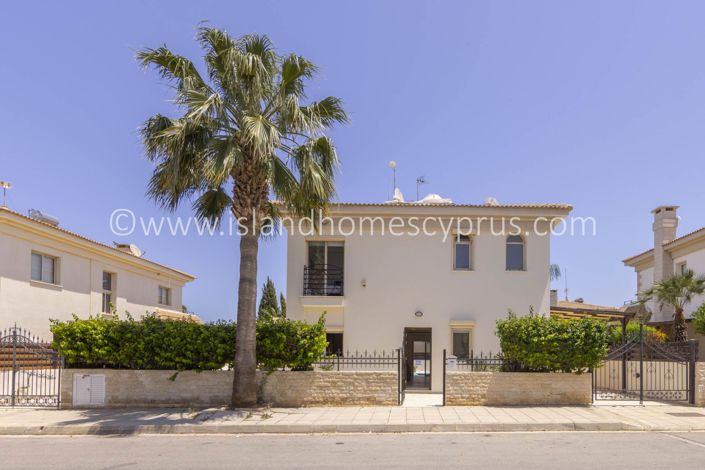 Image No.8-3 Bed Villa / Detached for sale