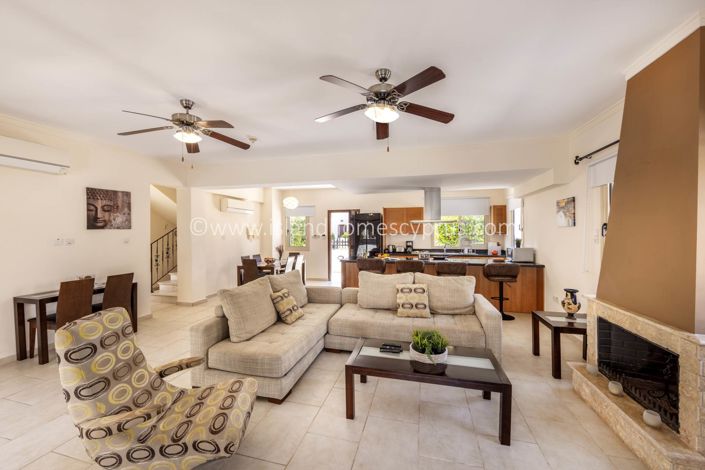 Image No.9-3 Bed Villa / Detached for sale