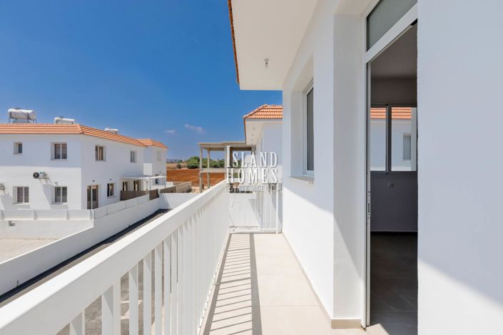 Image No.19-2 Bed Townhouse for sale