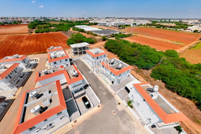 Image No.7-2 Bed Townhouse for sale