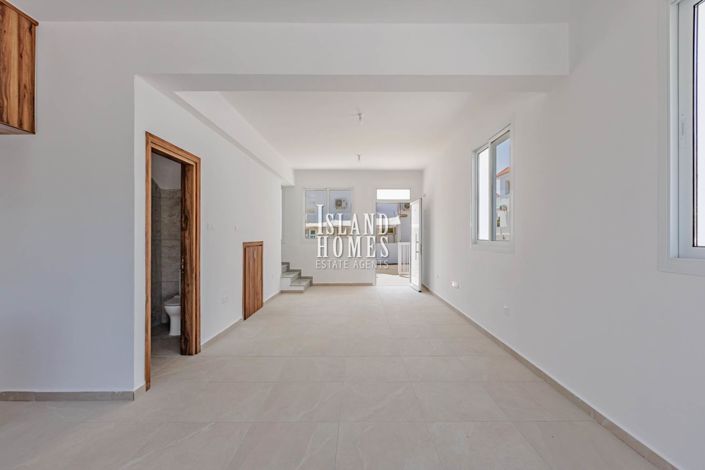 Image No.10-2 Bed Townhouse for sale