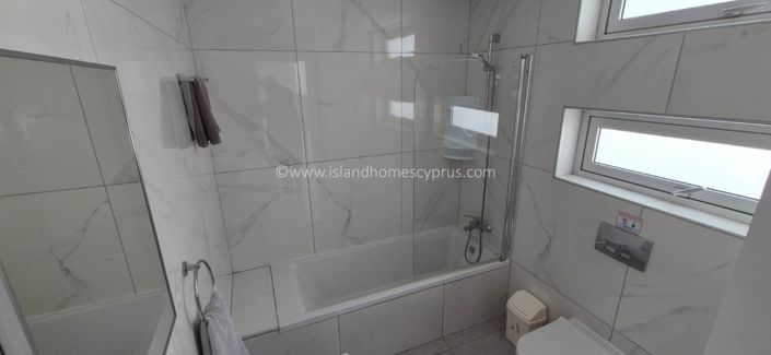 Image No.15-3 Bed Villa / Detached for sale