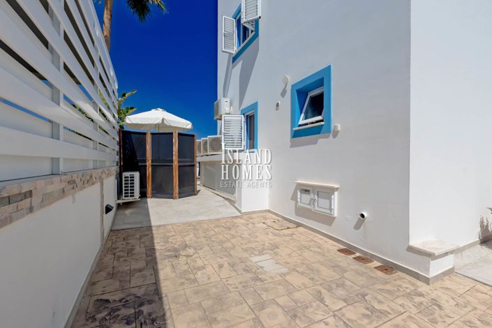 Image No.38-5 Bed Villa / Detached for sale