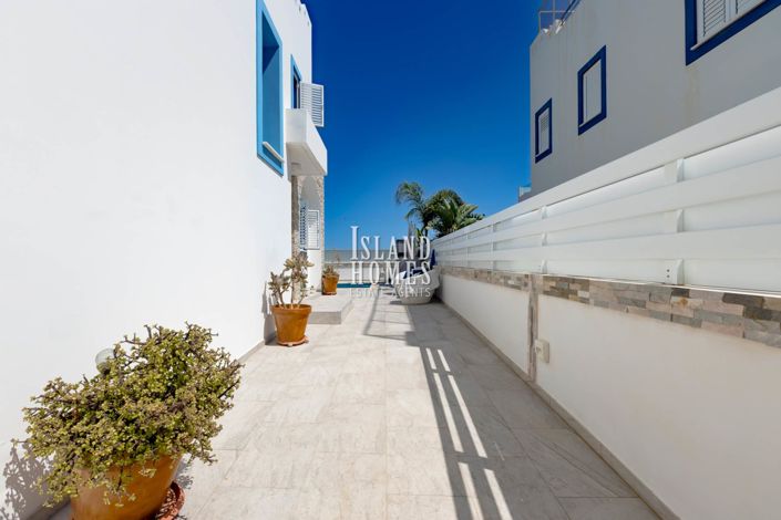 Image No.44-5 Bed Villa / Detached for sale