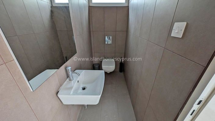 Image No.10-3 Bed Townhouse for sale