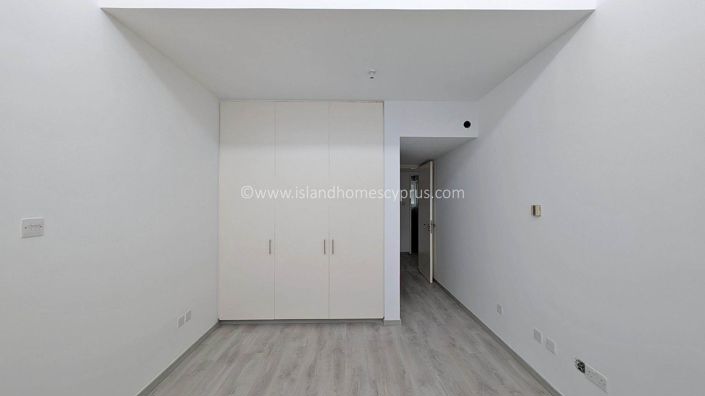 Image No.13-3 Bed Townhouse for sale