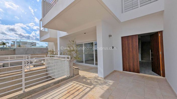 Image No.3-3 Bed Townhouse for sale