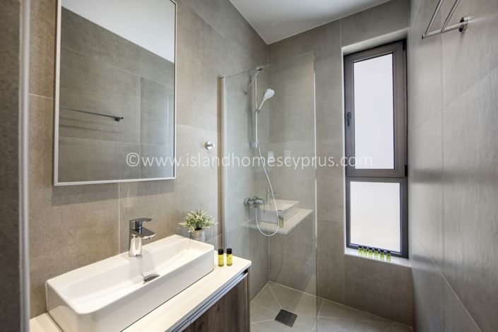 Image No.17-3 Bed Villa / Detached for sale