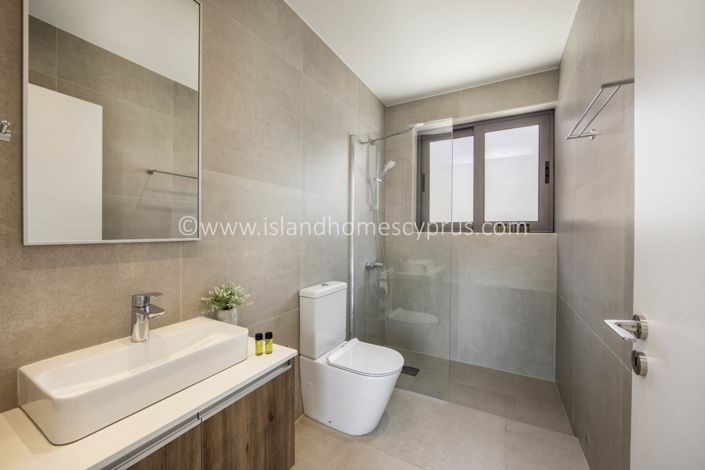 Image No.19-3 Bed Villa / Detached for sale