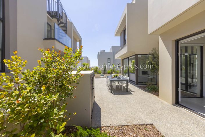 Image No.21-3 Bed Villa / Detached for sale