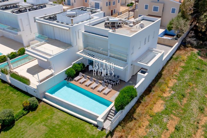 Image No.33-4 Bed Villa / Detached for sale