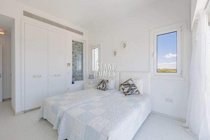 Image No.35-4 Bed Villa / Detached for sale