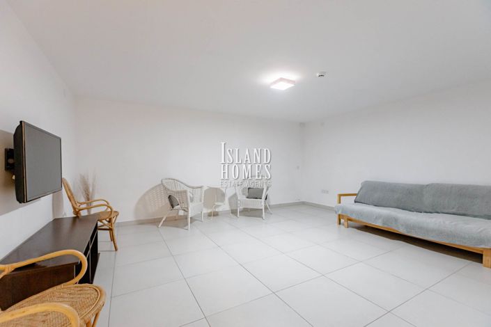 Image No.39-4 Bed Villa / Detached for sale