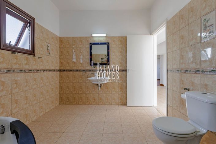 Image No.25-4 Bed Villa / Detached for sale