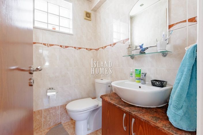 Image No.15-3 Bed Villa / Detached for sale