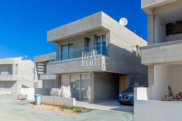 Image No.2-Propriété de 3 chambres à vendre à Paralimni