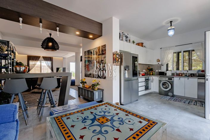 Image No.17-3 Bed Villa for sale