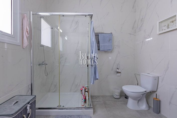 Image No.39-3 Bed Villa for sale