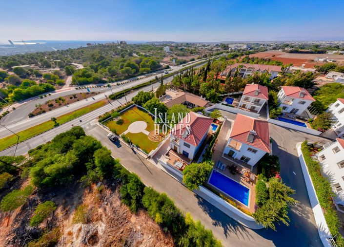 Image No.8-3 Bed Villa for sale