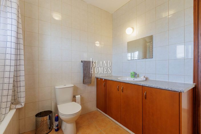 Image No.19-3 Bed Villa for sale