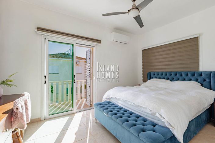 Image No.18-3 Bed Semi-Detached for sale