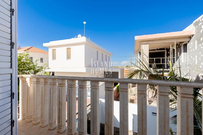 Image No.27-3 Bed Semi-Detached for sale