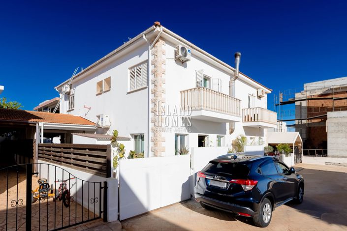 Image No.29-3 Bed Semi-Detached for sale