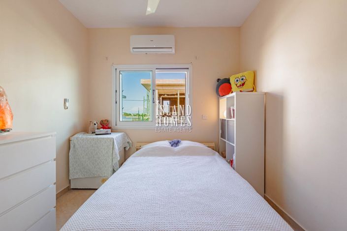 Image No.30-3 Bed Semi-Detached for sale