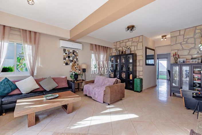 Image No.4-3 Bed Semi-Detached for sale