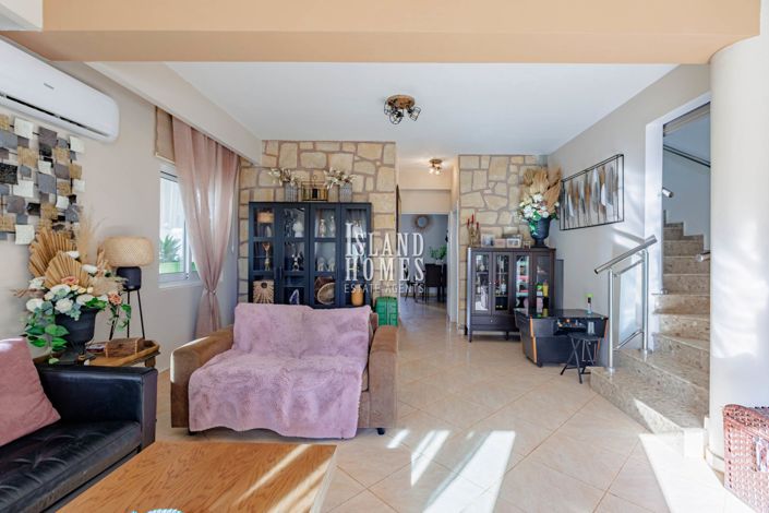 Image No.10-3 Bed Semi-Detached for sale