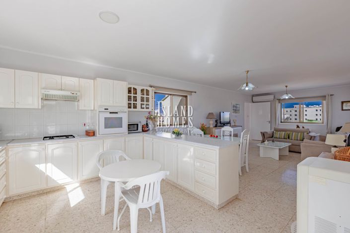 Image No.12-Maison de 5 chambres à vendre à Deryneia