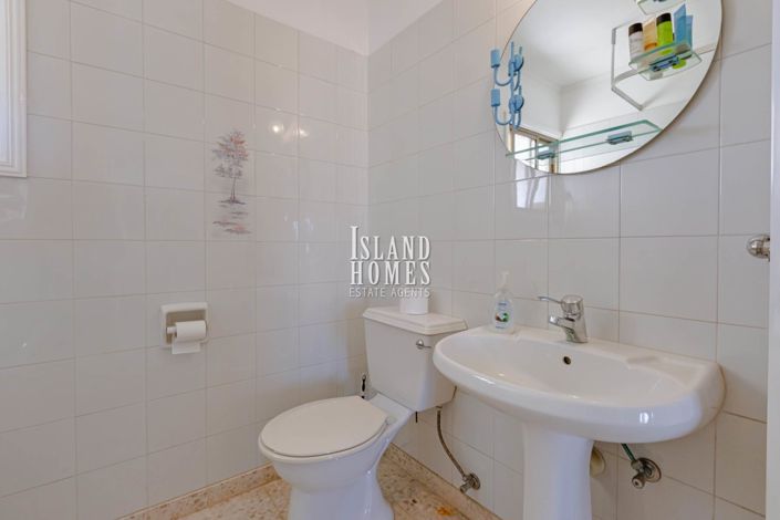 Image No.16-Maison de 5 chambres à vendre à Deryneia